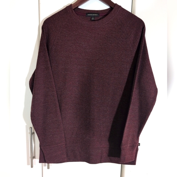 Banana Republic Mens Crew Neck  Red Cherry Sweater/Sweatshirt Size Small - Picture 1 of 9